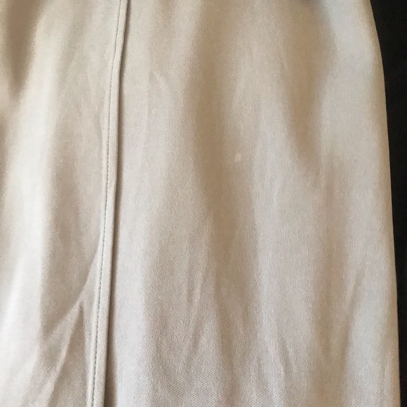 Universal Standard Women’s Vesper Workwear Dress in Ash Light Gray - Picture 4 of 12